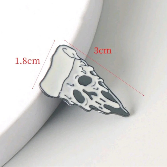 Black white pizza slice skull enamel brooch pin clothes hat bag denim backpack - Picture 5 of 5